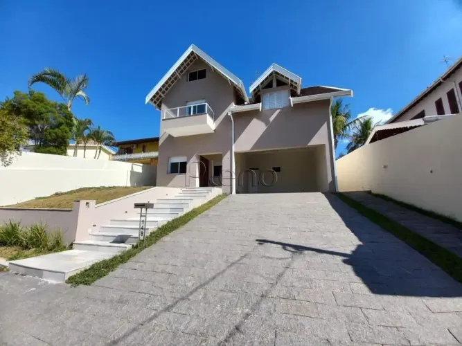 Casa à Venda no Condomínio Residencial Maison Blanche em Valinhos, no bairro Ortizes.