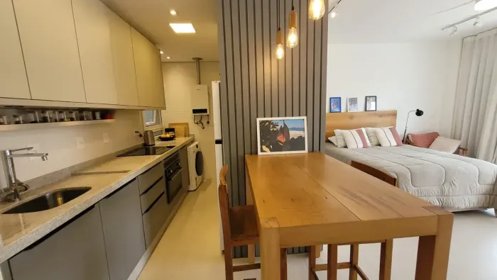 Studio mobiliado Condomínio frente ao Mar no Campeche