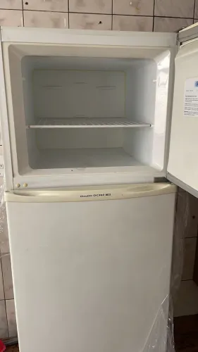 Geladeira praticamente nova 