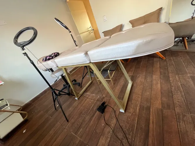 Maca 3 posições tatuagem, estética e salão + mocho é de brinde a escadinha