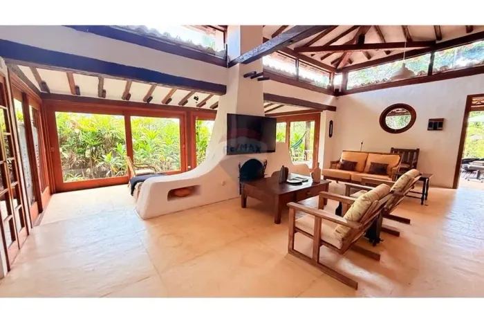 Casa dos Sonhos em Ilhabela: Luxo e Natureza