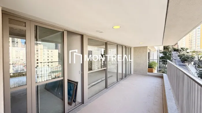 APARTAMENTO À VENDA NO PARAÍSO - 3 DORMITÓRIOS, 3 SUÍTES, 4 VAGAS DE GARAGEM.