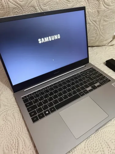 Notebook Samsung Book Core i5 10ª Geração | 8GB RAM | 1TB HD | Windows 11 Original