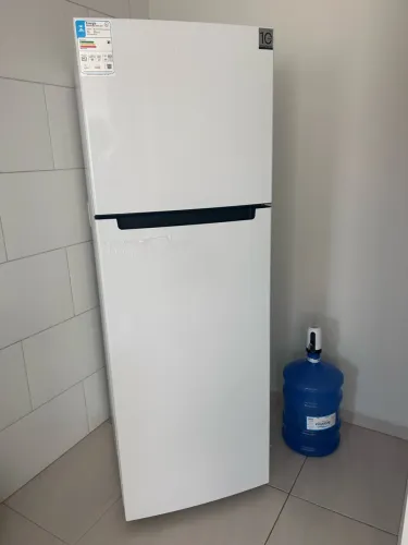 Geladeira seminova 410L na garantia e c/ nota fiscal
