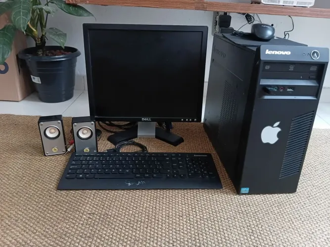 Computador completo. 