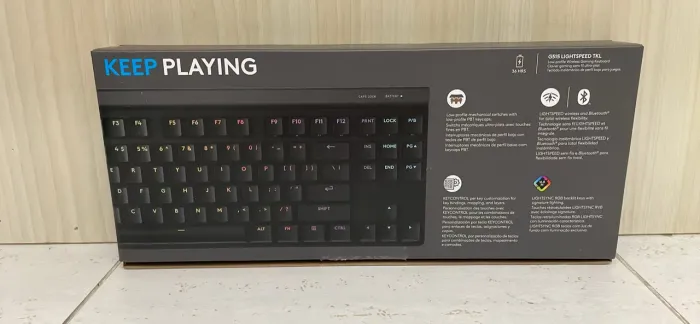 Teclado Mecânico Gamer Sem Fio Logitech G515 com Design TKL