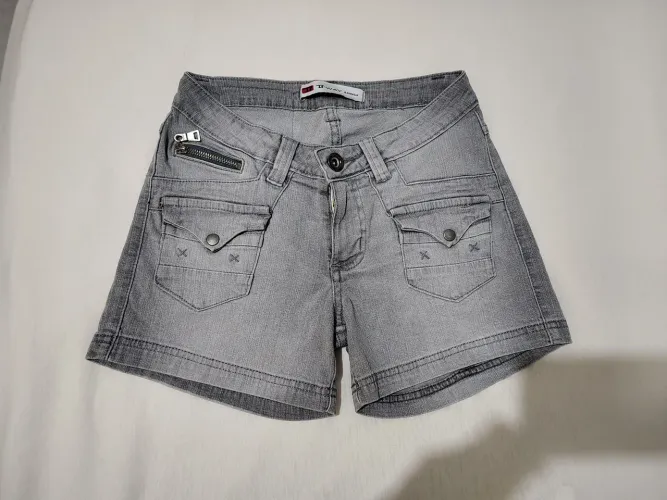 Short Jeans Novo tamanho 40