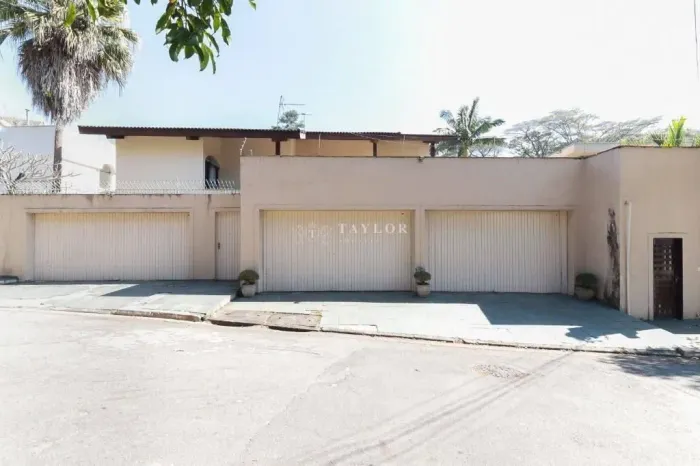 Casa com 5 Quartos à Venda, Jardim dos Estados - São Paulo
