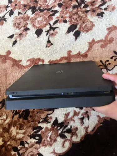 Vendo ps4 slim semi-novo