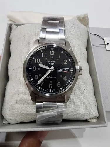 Seiko 5 Sports Field Automático SRPG27K1<br>