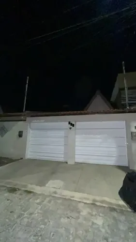 ALUGA-SE CASA COM 3 QUARTOS NO BAIRRO DO CINZA