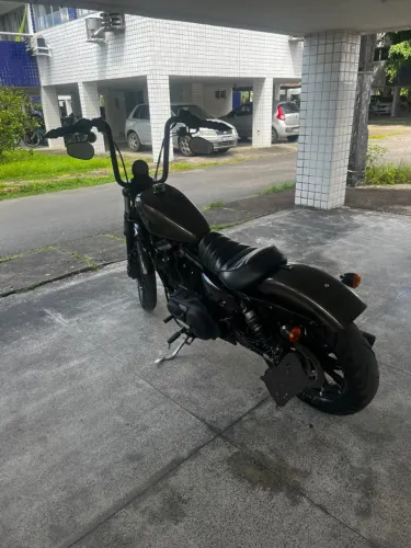 HARLEY DAVIDSON IRON 883