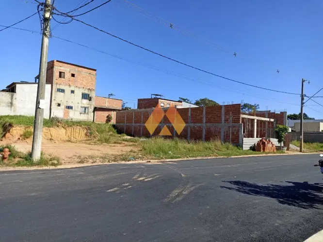 Atlântico Norte - Terreno na Rua Principal c/ 264m² !!!