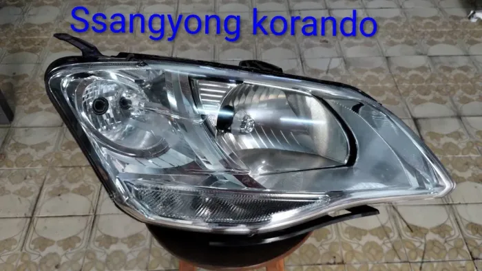 Farol direito Ssangyong korando