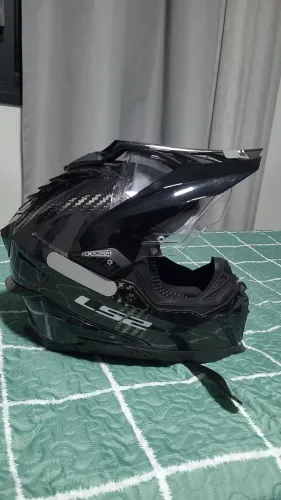 Capacete Ls2 explorer carbon