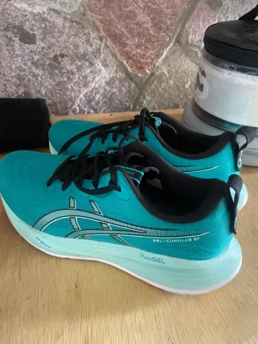Asics Gel Cumulus 27 Tamanho 42 - Pouco Uso, Estado Impecável, Oportunidade