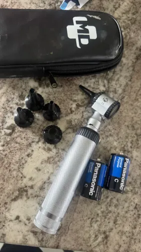 Otoscópio MD