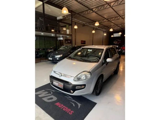 Fiat Punto Attractive 1.4 Fire Flex 8V 5P 2013