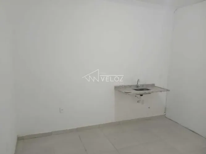 Sala - / Comercial / Centro