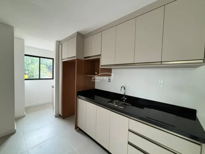 Apartamento semi mobiliado disponível para locação no bairro Vila Nova, Blumenau/SC.