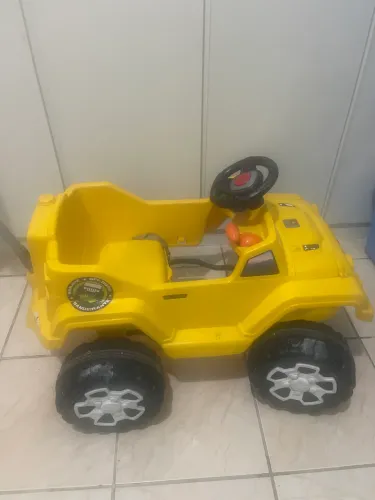Carro de Brinquedo Modelo Jeep