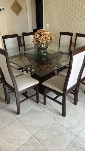 Mesa quadra 1,50 x 1,50 com 8 cadeiras 