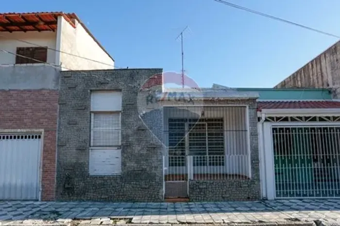 Casa à VENDA | 2 quartos | 1 banheiro | pomar produtivo | Centro | Sorocaba | 92m2