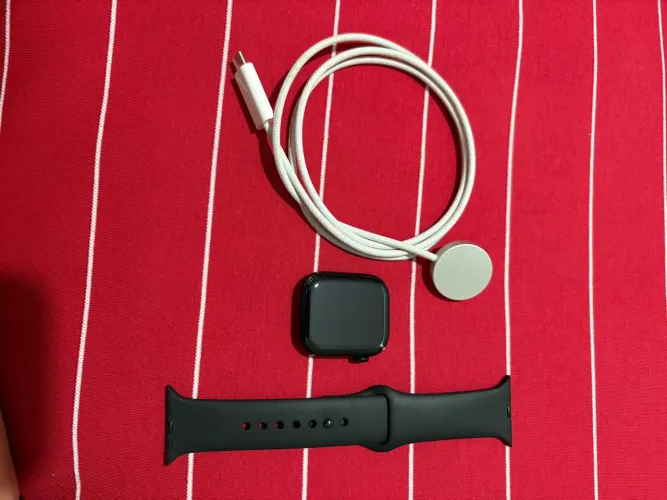 APPLE WATCH SERIES 11 42MM ALUM JET BLACK