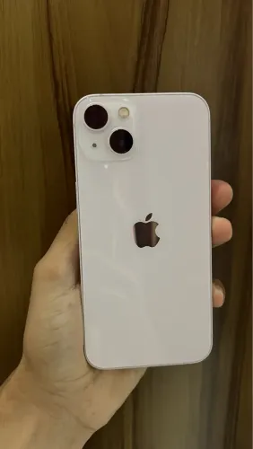 iPhone 13 semi novo( sem marcas de uso )