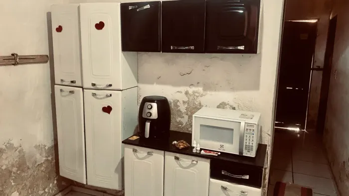 Vendo Amario de cozinha , com bancada !