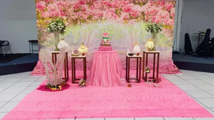 Mesa para decoração