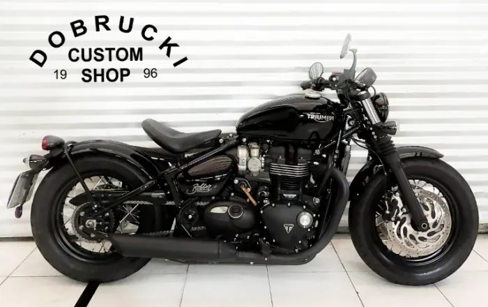 TRIUMPH BONNEVILLE BOBBER BLACK 2020