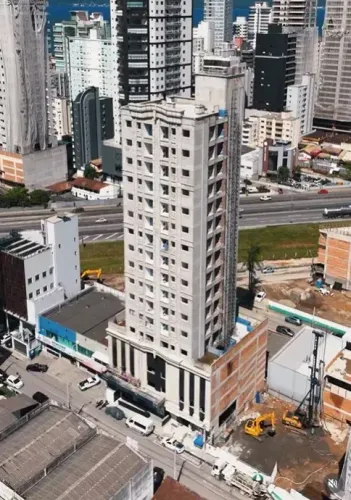 Apartamento para venda tem 64 metros quadrados com 2 quartos em Morretes - Itapema - Santa