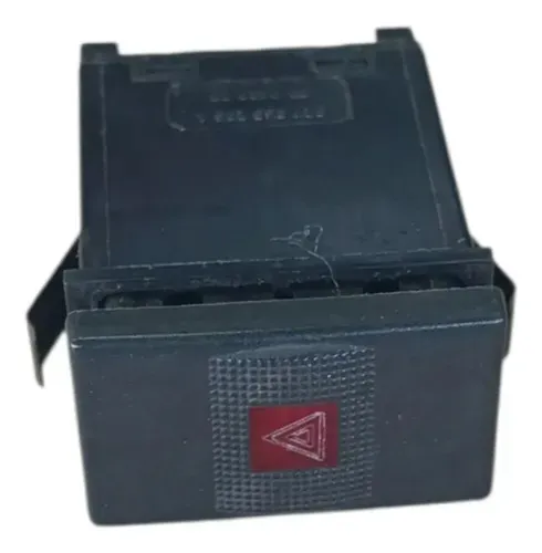 Botão Pisca Alerta Emergência Vw Santana 1998 2006