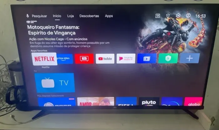 Vendo tv tcl smart de 40 polegadas. *