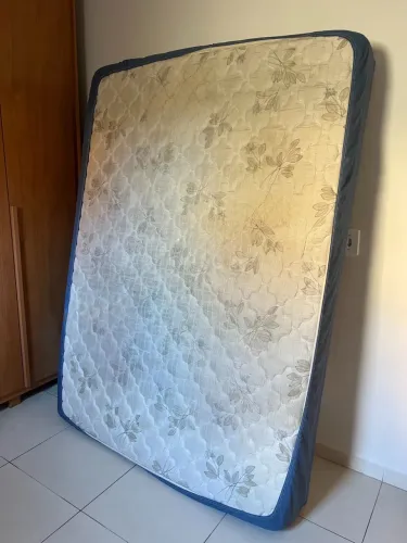 Vende-se colchão de casal 200$