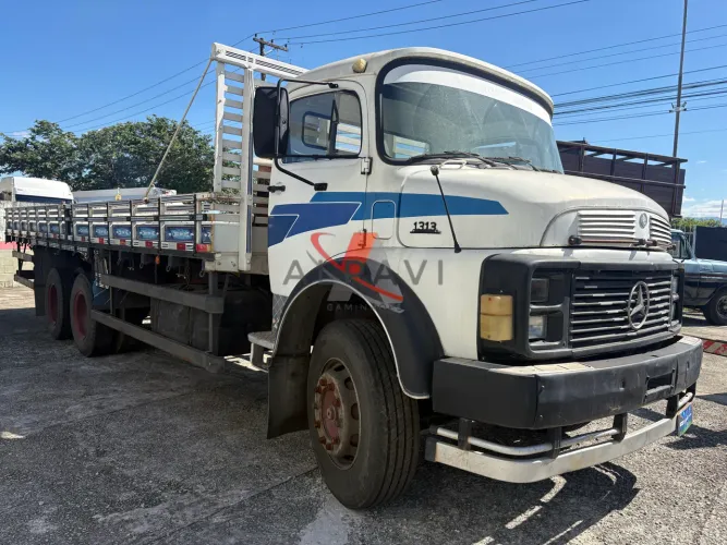 Mercedes Benz 1313 6x2 Ano 1978 Carroceria 8m