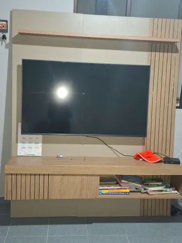 Painel de TV, pouco tempo de uso, sem avaria