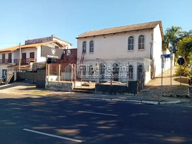 Filipe Pedrini Aluga Casa para comercio com 4 salas