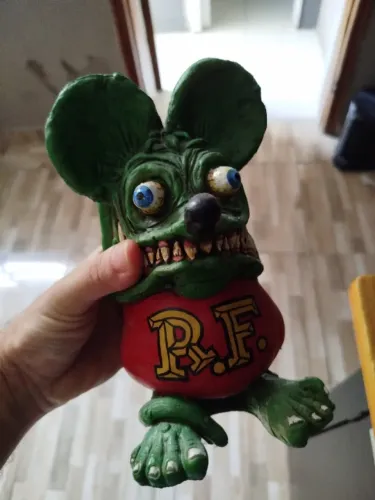 Rat fink escultura feita a mão  rato tattoo