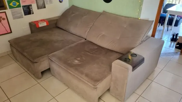 Sofá retrátil e reclinável