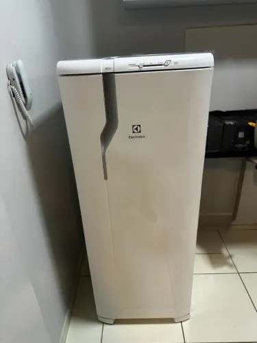 Geladeira Electrolux (Seminova)