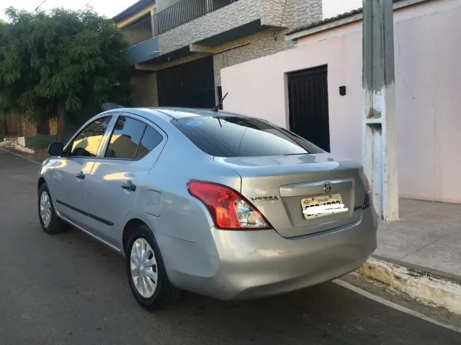 Nissan Versa S 1.6 16V Flex Fuel 4P Mec. 2013