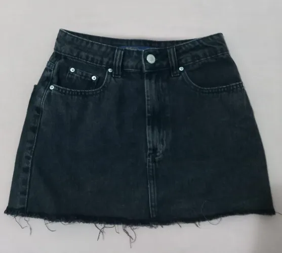 Saia jeans preta, tamanho 34
