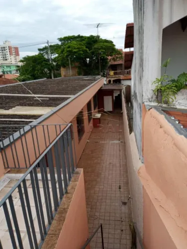 Casa com Quintal Amplo e Garagem Coberta 3 Quartos na Vila Adelina Suzano