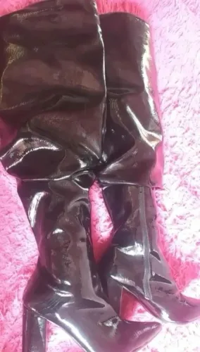 Vende-se Bota cano super longo, altura sobre o joelho, zíper na lateral, n°37 ,$ 480