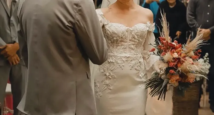 Vestido de noiva com corset, tule Poá cor marfim 