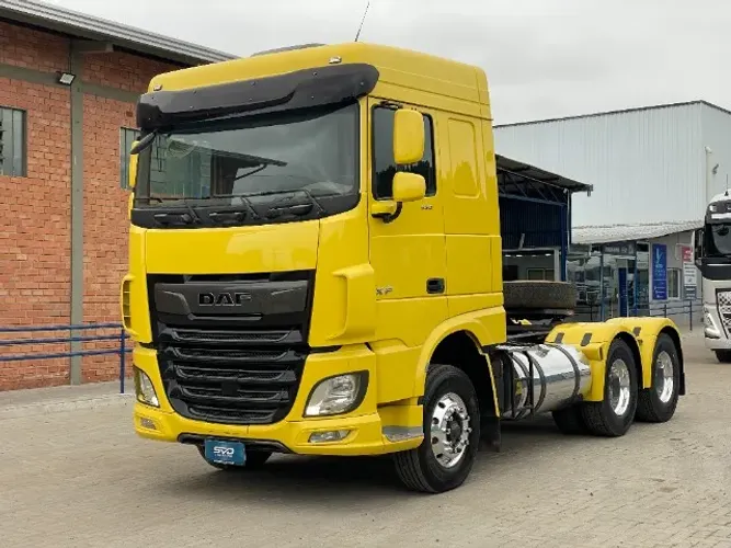 CAMINHÃO DAF XF 530 6X4 2021 - 350 MIL KM - RODAS DE ALUMINIO + CABINE PERSONALIZADA