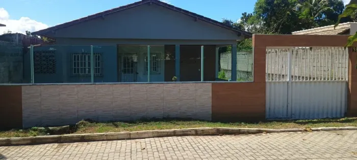 Casa para temporada Anchieta ES - Praia da Guanabara 03 Quartos / 02 banheiros e quintal 