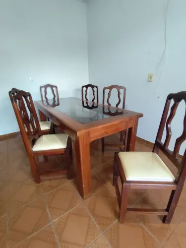 Mesa de madeira e vidro 80x180cm